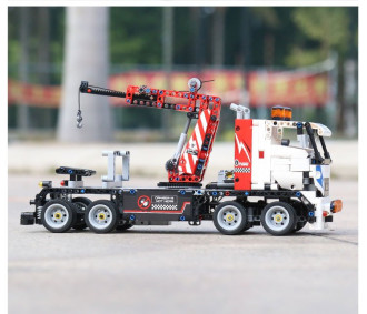 Mould King Tech R/C Heavy Wrecker Tow Truck - 938 Pieces - 41cm long